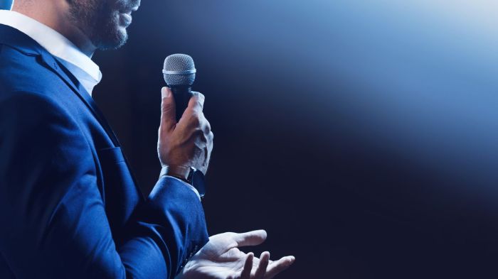 How to Master Public Speaking in 30 Days