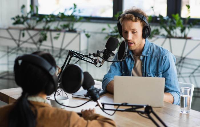 How to Start a Podcast in 5 Simple Steps